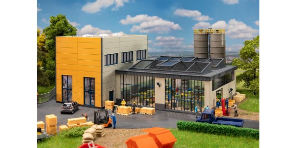 Faller 130143 Kunststofverwerkend Bedrijf (11/23) * H0 Faller 130143 Kunststofverwerkend Bedrijf (11/23) * H0