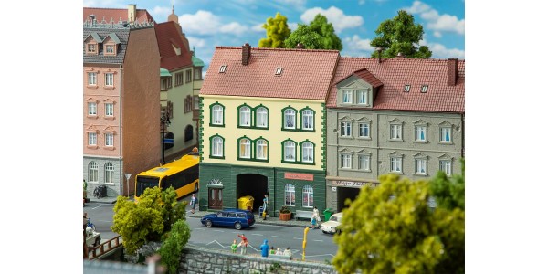 Faller 130628 Stadhuis Met Modelbouwwinkel H0 Faller 130628 Stadhuis Met Modelbouwwinkel H0