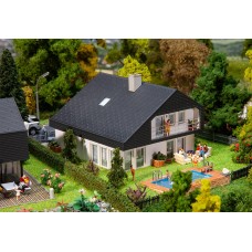 Faller 130642 Woonhuis Met Platen Dak H0