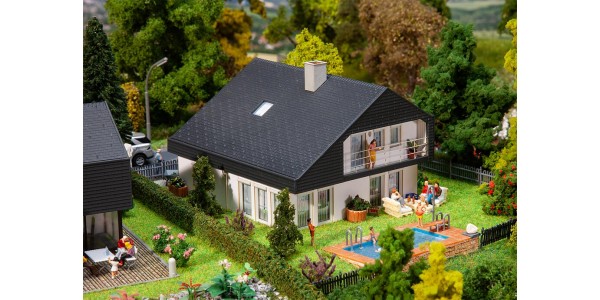 Faller 130642 Woonhuis Met Platen Dak H0