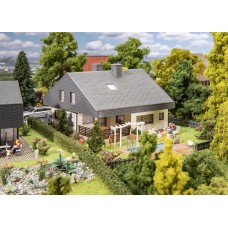 Faller 130644 Bungalow Met Platen Dak (1/23) * H0